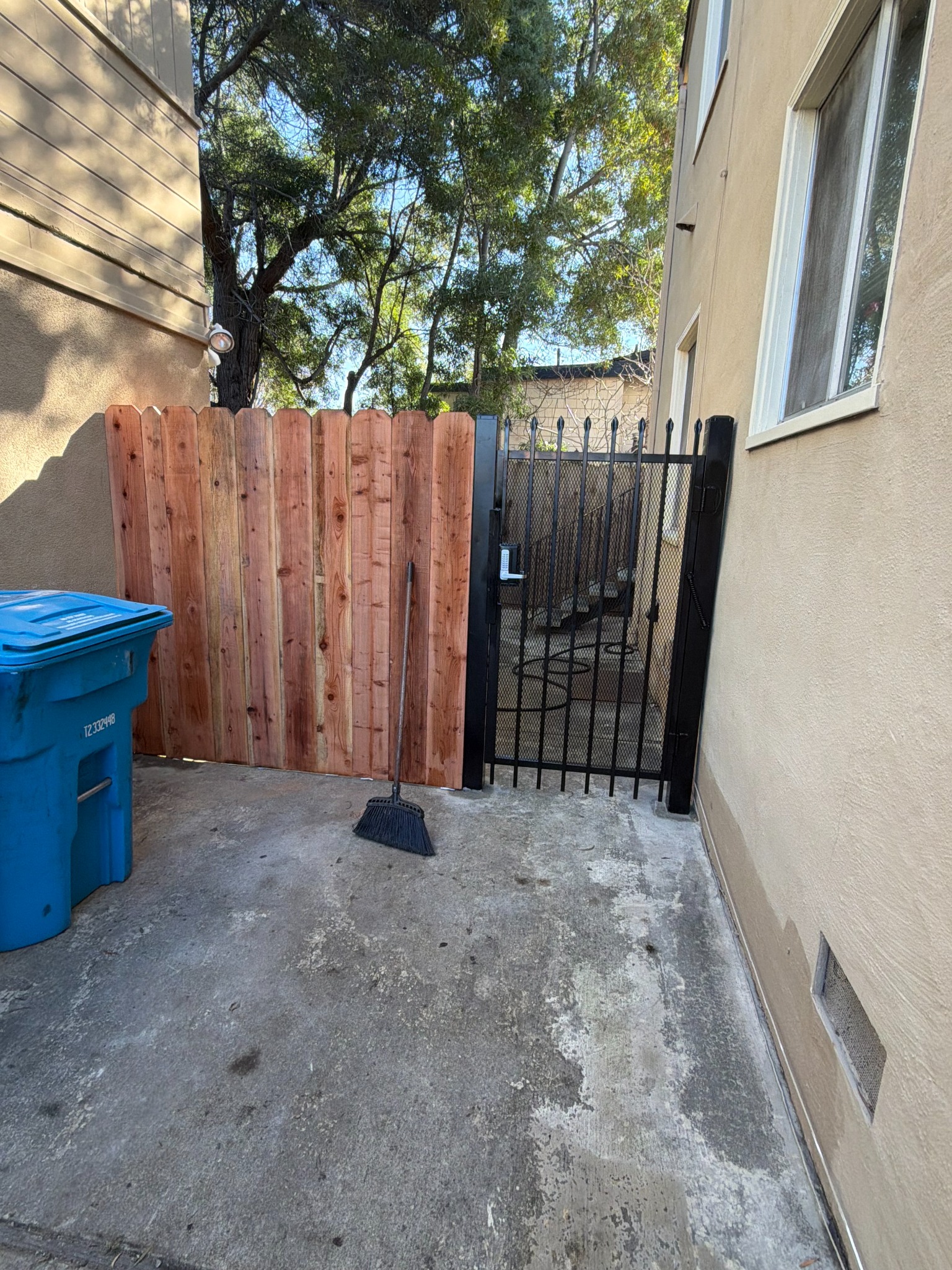 Madriz Gardening Custom Fencing project